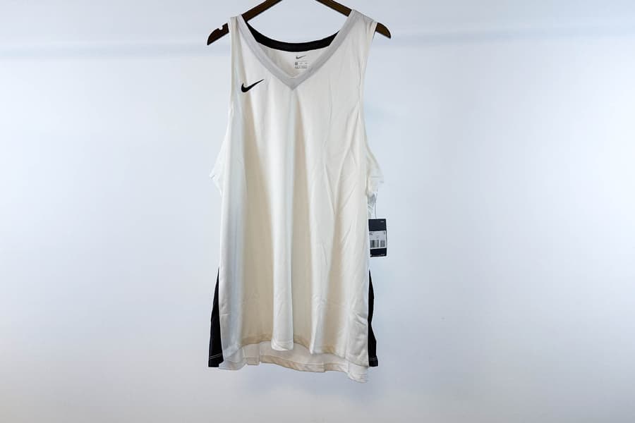 2 Herren Trikots Nike, Gr. 3XL